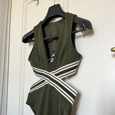 Green swimsuit - Size S