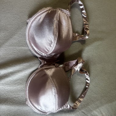 Reggiseno rosa in raso