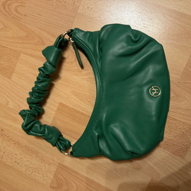 Victoria Hyde bag