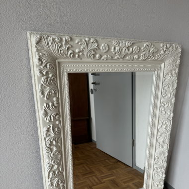 Spiegel mit weissem Barockrahmen