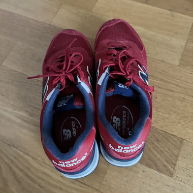 New Balance Rot