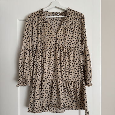 Stradivarius floral dress beige