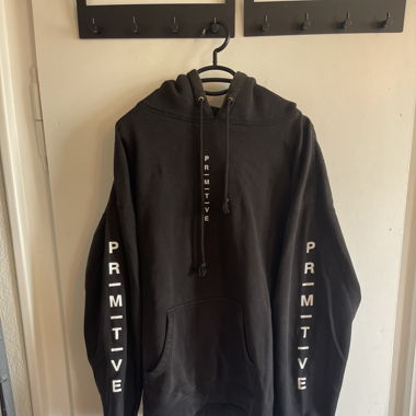 PRIMITIVE HOODIE