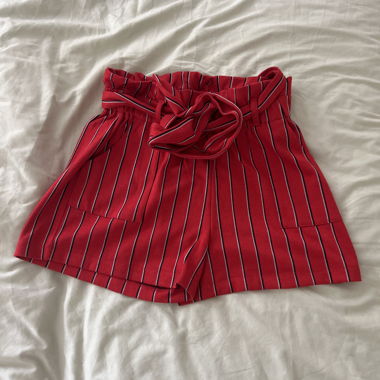 Short rossi a righe