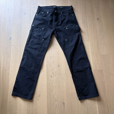 Pantaloni neri a taglio dritto 
