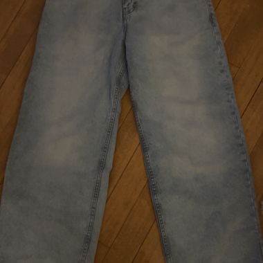 hellblaue baggy jeans