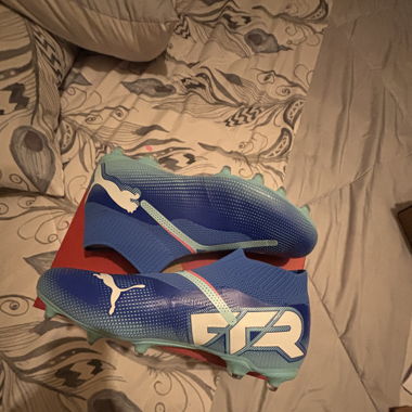 Crampons puma future taille 42.5
