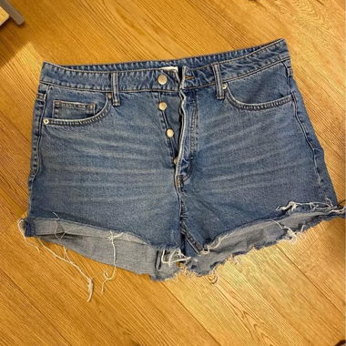 Short in denim