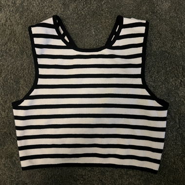 Schwarz-weisses Crop Top