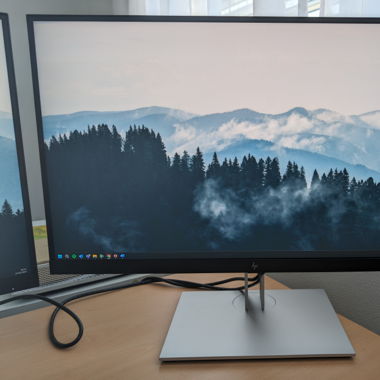 HP E27q G4 (Monitor)