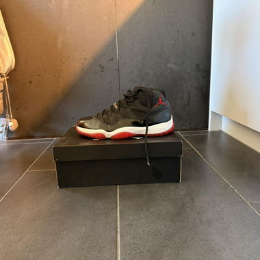 Jordan 11 Bred 2012 size 9.5