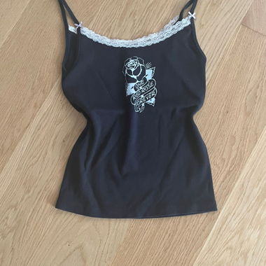 Top in pizzo nero