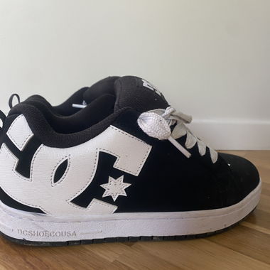 DC Court Graffik Sneakers