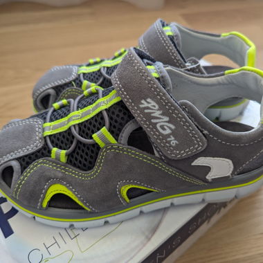 Sandales enfants Primigi pointure EU 33 neuves