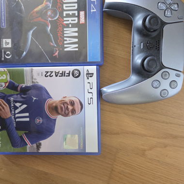 Manette PS4 DualSense avec 2 jeux