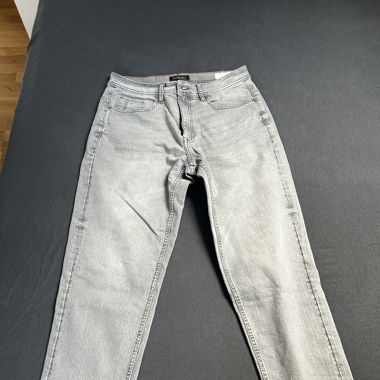 Graue baggy Jeans