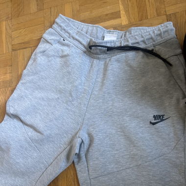 Nike tech