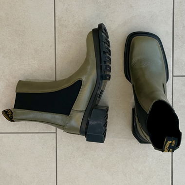 Dr. Martens Maybole Chelsea Boots