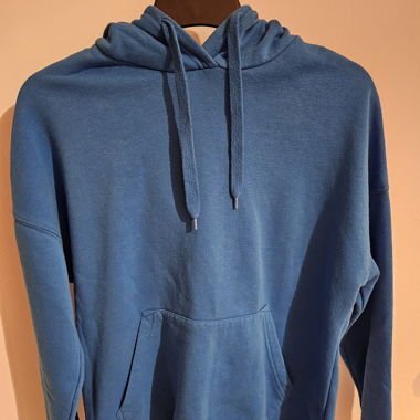 Blauer Hoodie