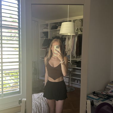 Subdued Top