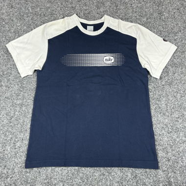 T-shirt graphique Nike des années 2000