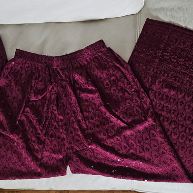 Pantaloni ricamati con strass NUOVI