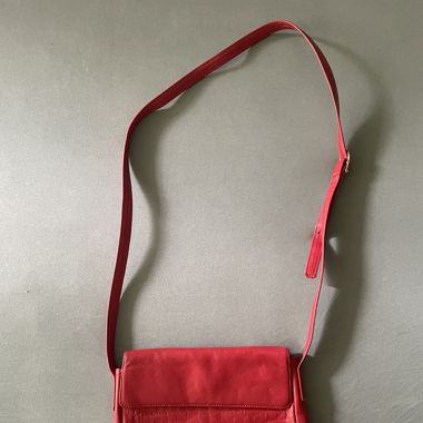 Rote Tasche