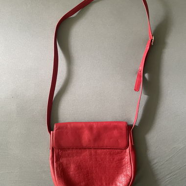 Rote Tasche