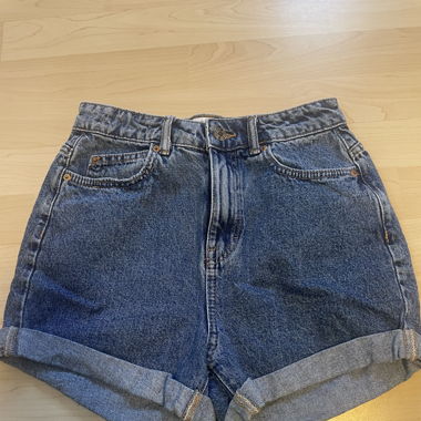kurze Jeans