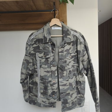Giacca in denim camouflage Zara
