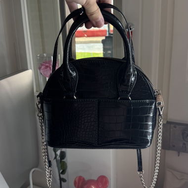 Schwarze Umhängetasche mit Kroko-Look - Zara