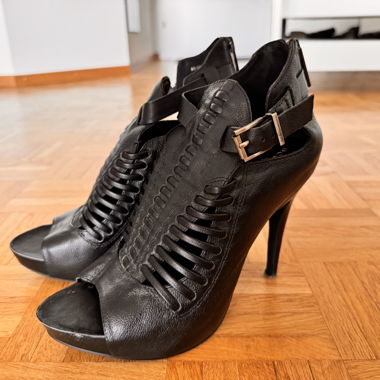 Black High-Heel Sandals with Straps