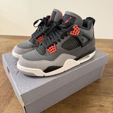 Air Jordan 4 Retro “Infrared” (2022)