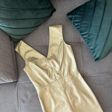 Goldenes Kleid 