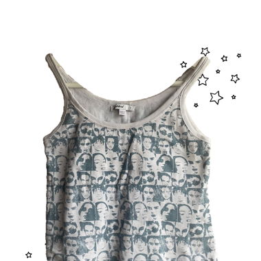 Cute subdued croptop