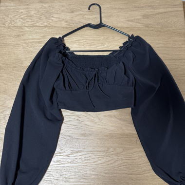 SHEIN black cropped top with long sleeves