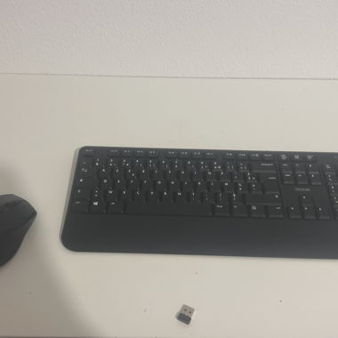 Kabellose Tastatur und Maus