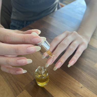 Stärkendes Pflegeöl für Nägel und Nagelhaut