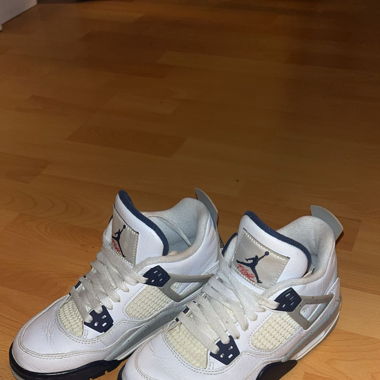 Jordan 4 