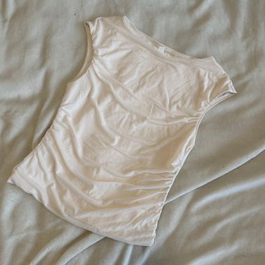 Top bianco arricciato