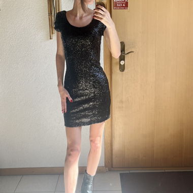Robe noire brillante/paillette 