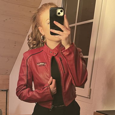 Giacca corta in pelle rossa