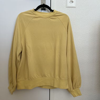 Gelbes Oversize-Sweatshirt