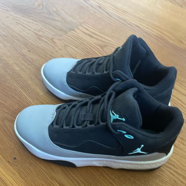 Jordan Stay loyal 2