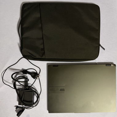 ASUS Vivobook Laptop inklusive Zubehör