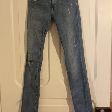 Jeans con buco al ginocchio, taglia 28/34