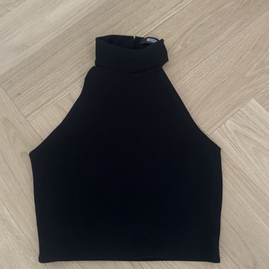 Crop top court noir Missguided