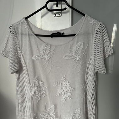 Elegantes T-Shirt mit Spitze Gr. S.