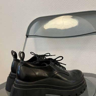 Platform shoes 
