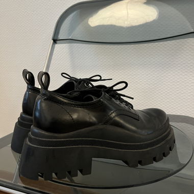 Platform shoes 
